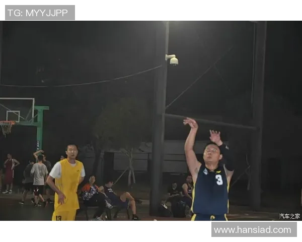 情头不明显却充满氛围感的篮球场景展现青春热血与友谊的完美结合